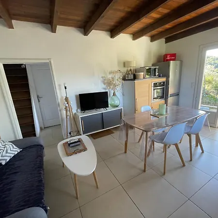 Maison De Charme Entre Et Montagne Holiday home *